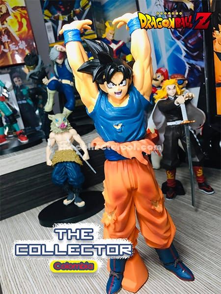 Muñeco de goku haciendo la genkidama on sale