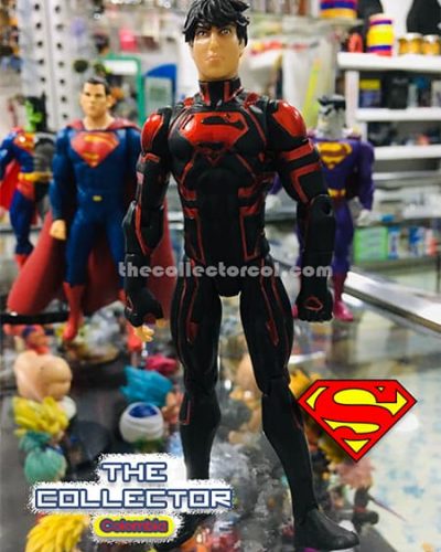 figura de colección de superman